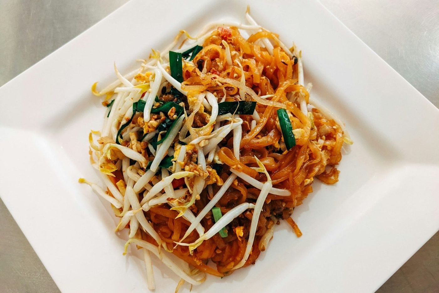 Vegane gebratene Reisbandnudeln